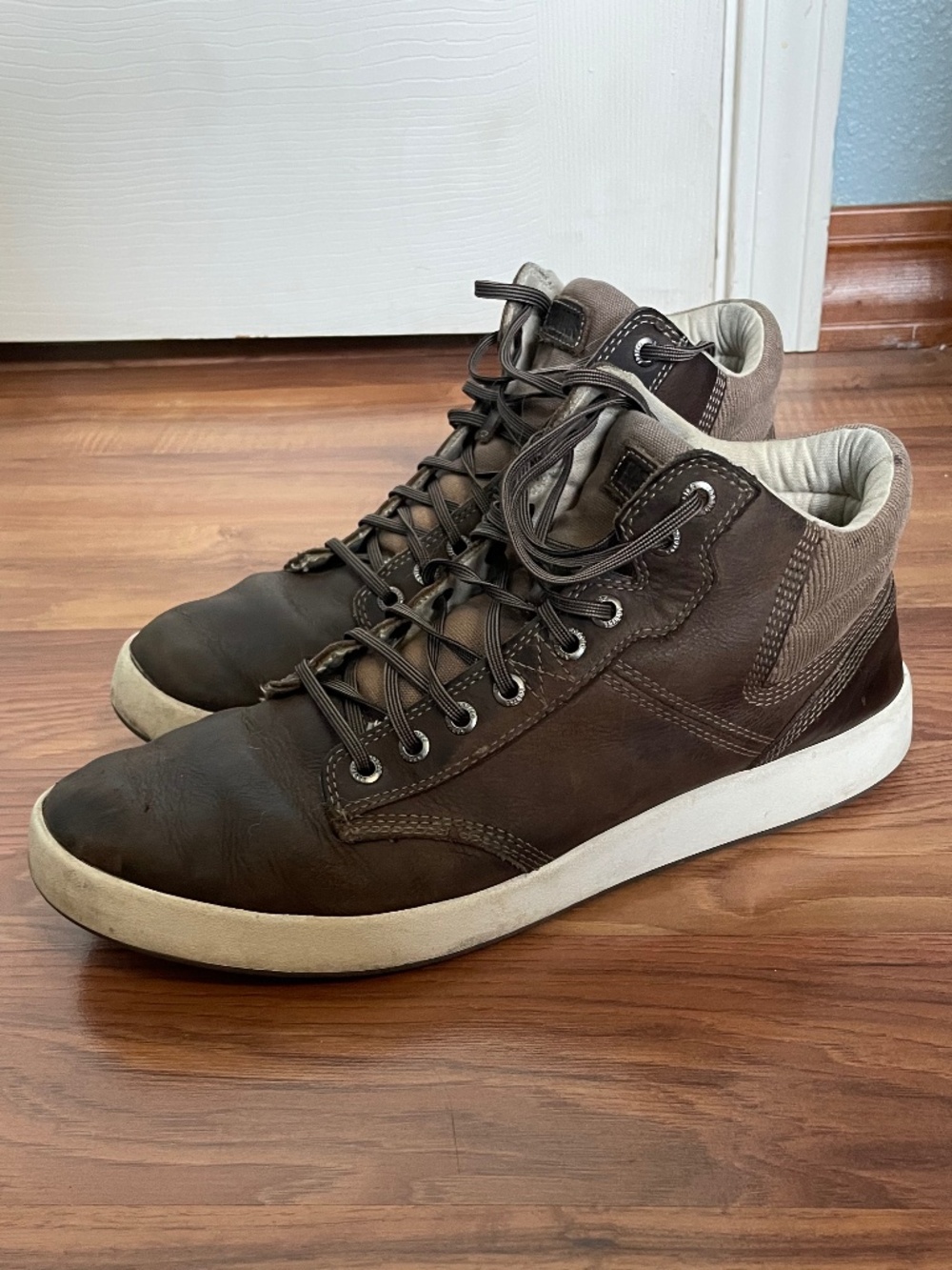 Kodiak Sz 11 hi-top leather sneakers